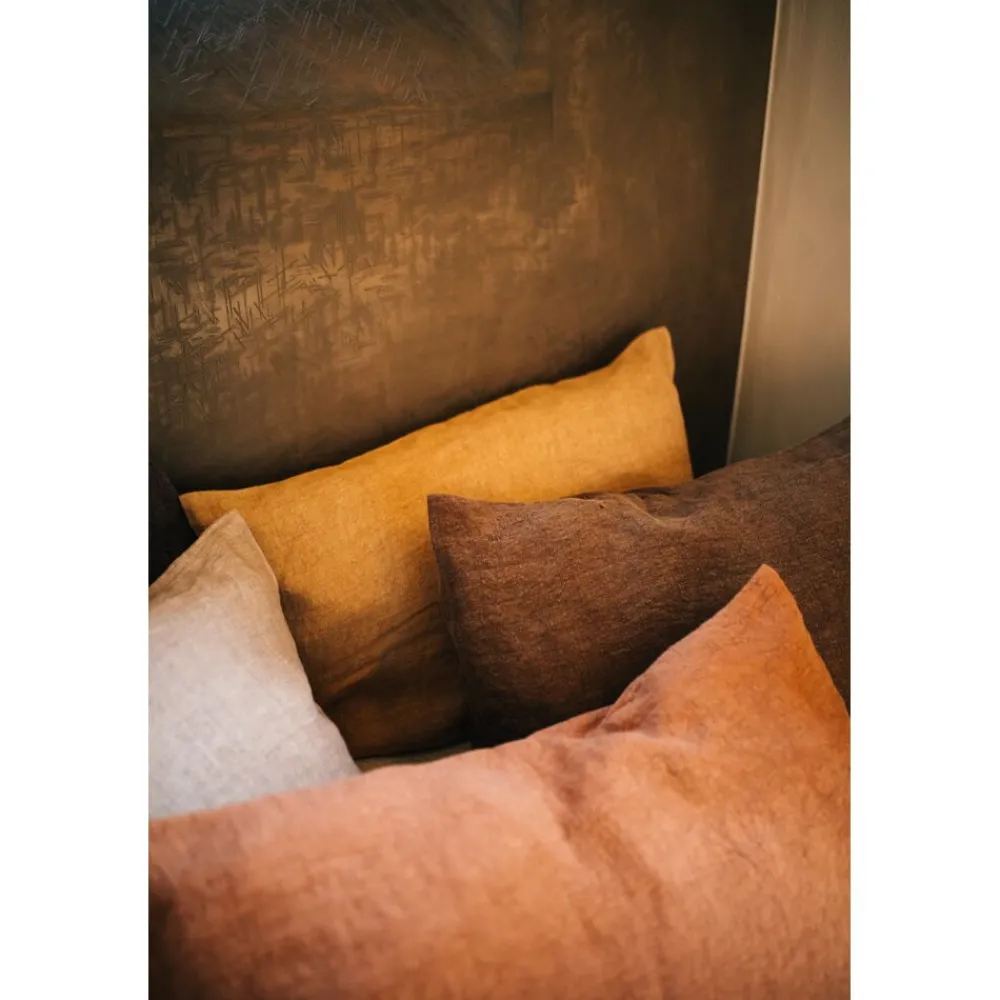 Pomax Coussins-ALPHA BASICS - coussin - lin - L 70 x W 50 cm - ocre
