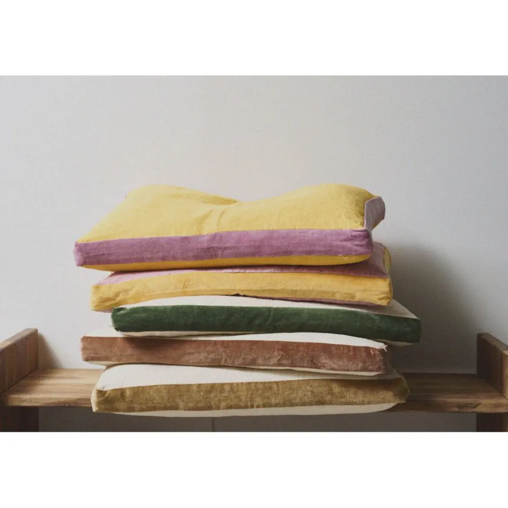 Pomax Coussins-ALPHA BORDERS - coussin - lin / velours - L 60 x W 40 cm - cannelle